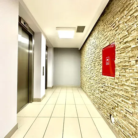 Apartment Podwale 2 - Self Check-in 20h ~parking & Lift